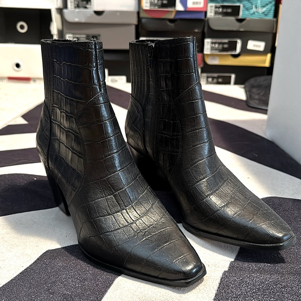 BNWT Aldo Tillieflex Boot